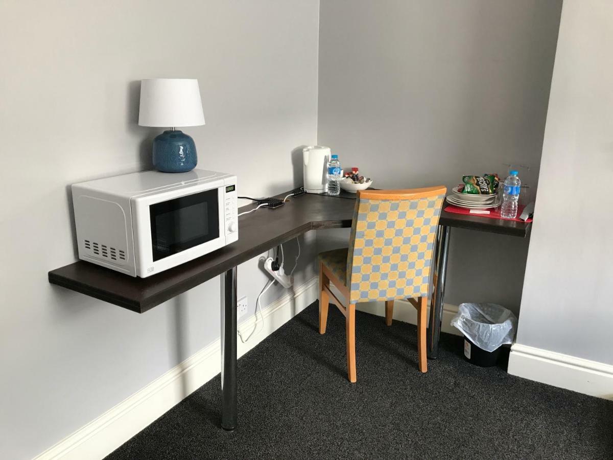 Haya Guest House Oldbury  Esterno foto