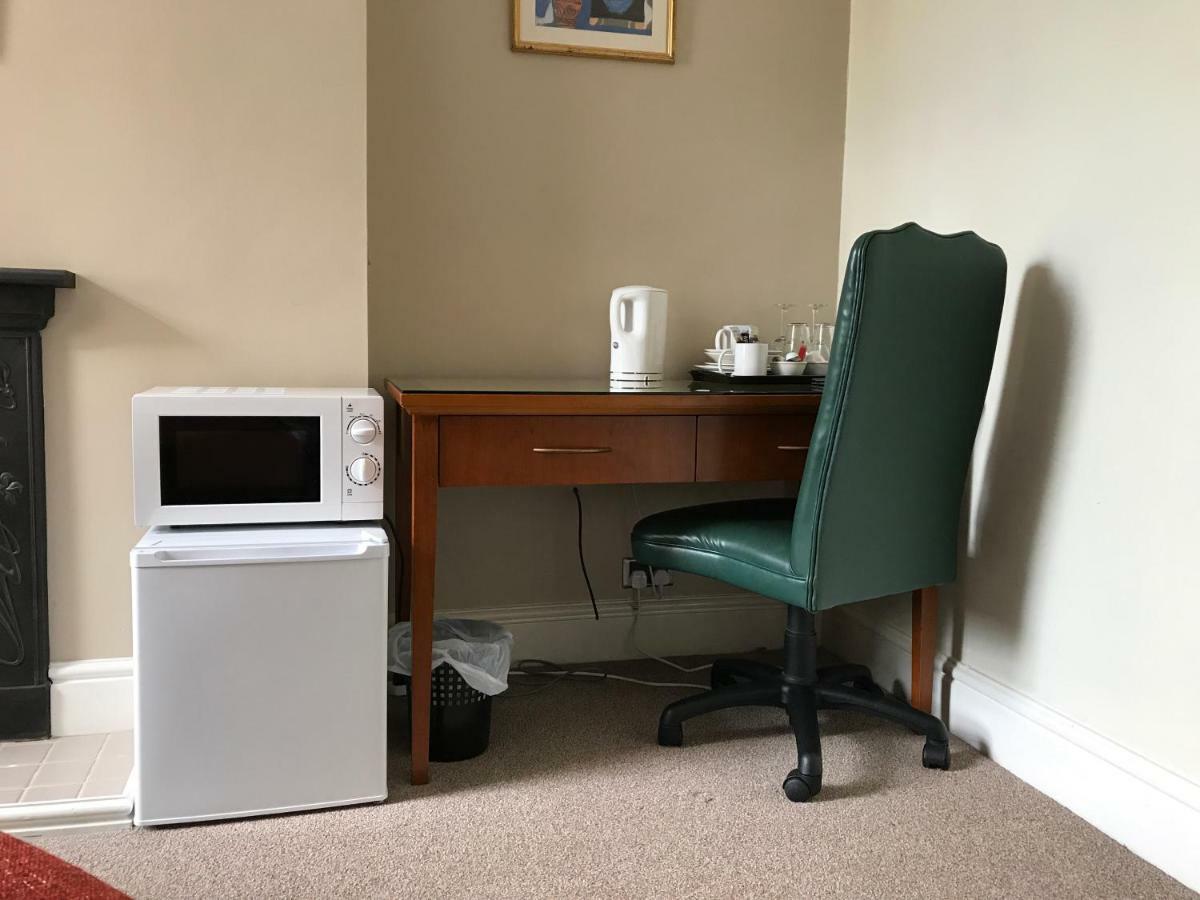 Haya Guest House Oldbury  Esterno foto